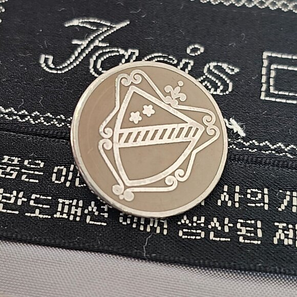 Facis 8 Metal Coat of Arms Buttons + Label Beige Enamel on Silver Tone Vintage - Picture 1 of 5